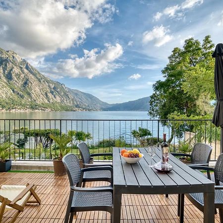 Beachfront Villa Nautica Kotor Exterior photo