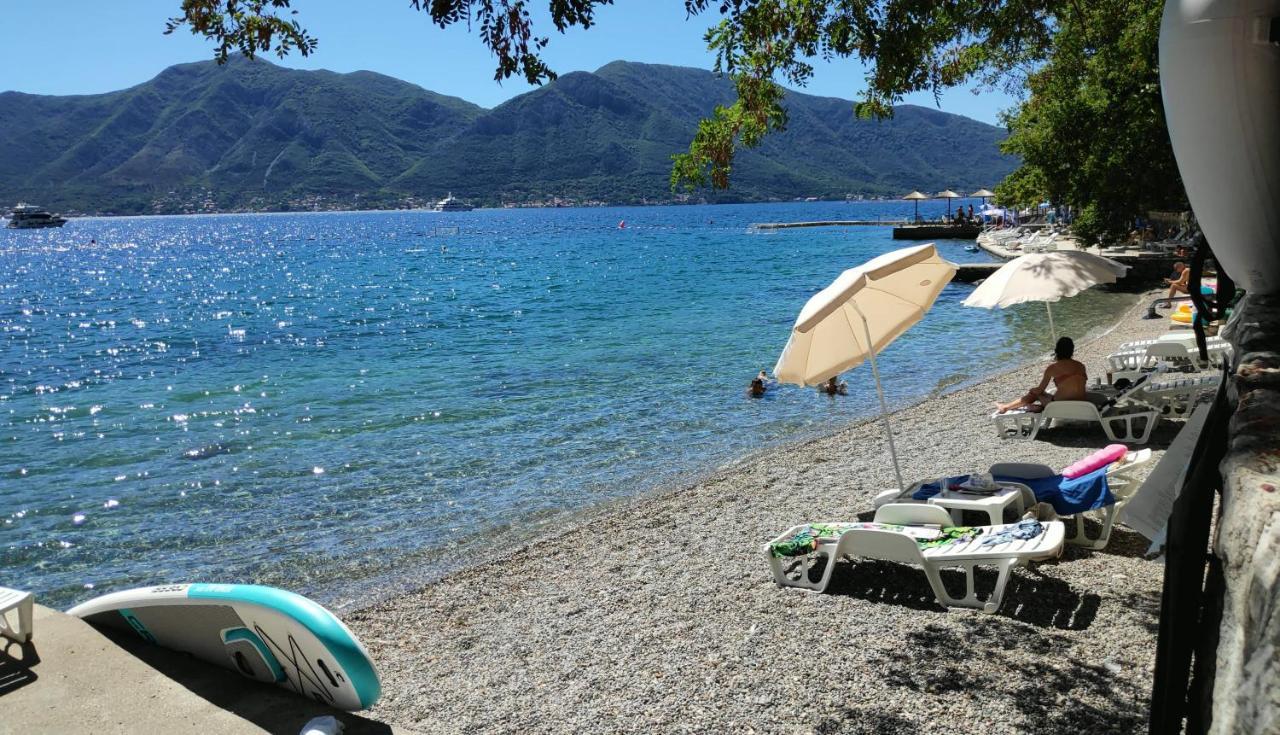 Beachfront Villa Nautica Kotor Exterior photo