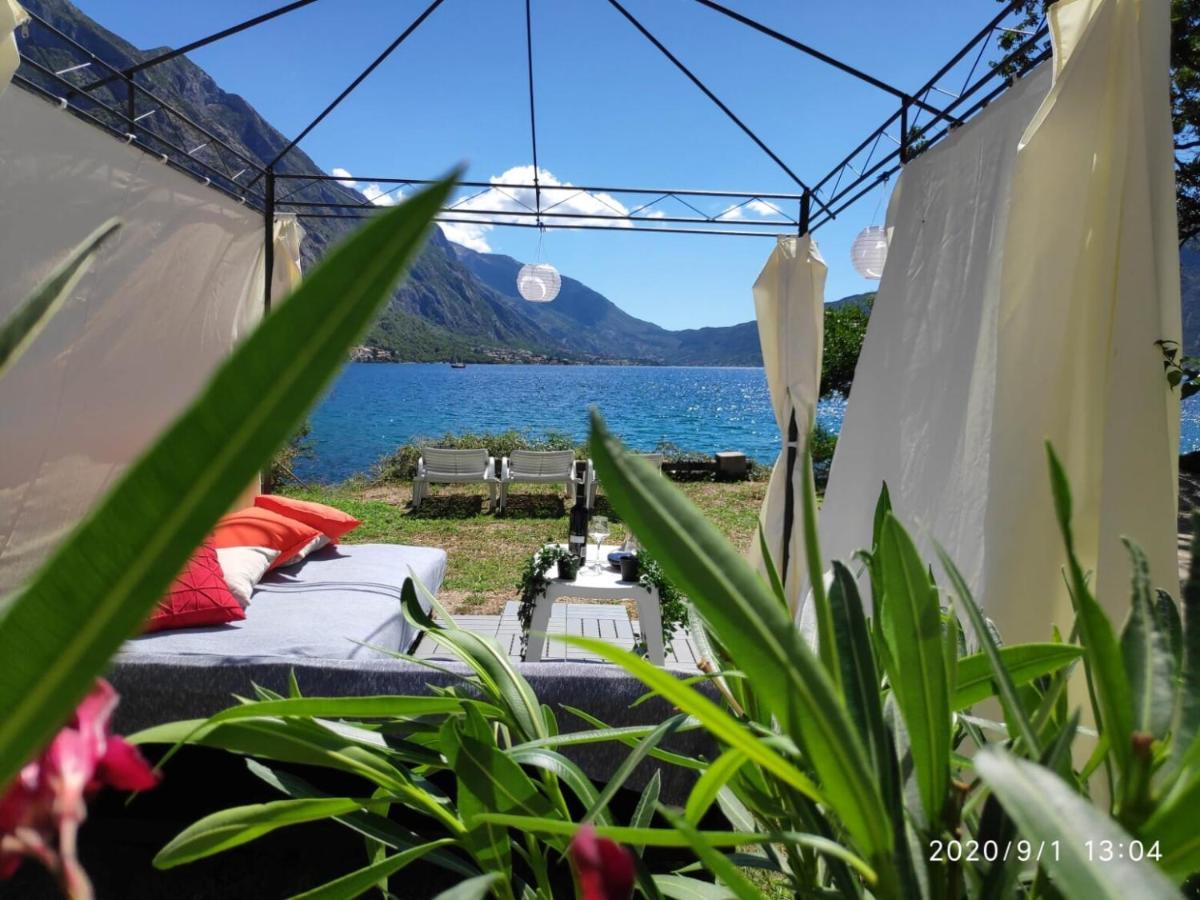 Beachfront Villa Nautica Kotor Exterior photo