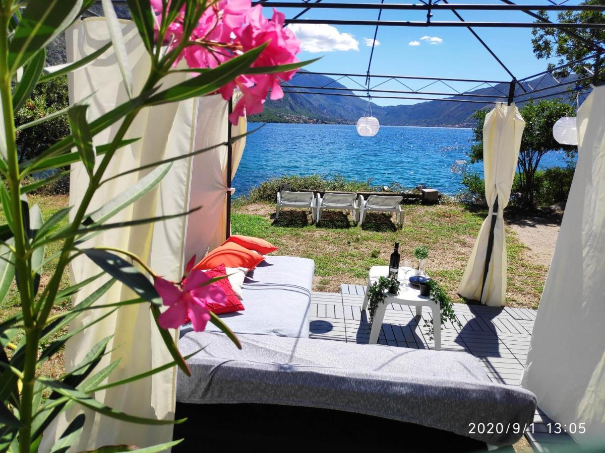 Beachfront Villa Nautica Kotor Exterior photo