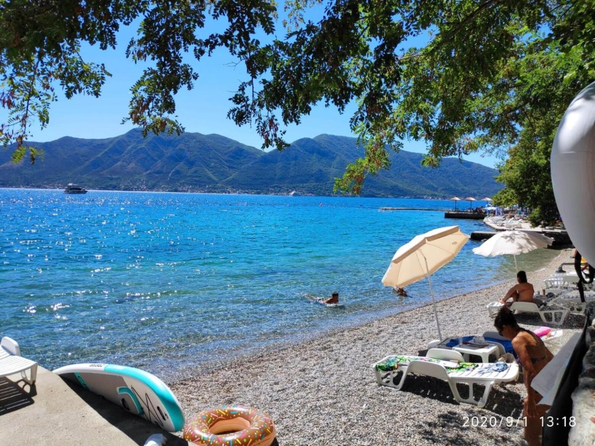 Beachfront Villa Nautica Kotor Exterior photo