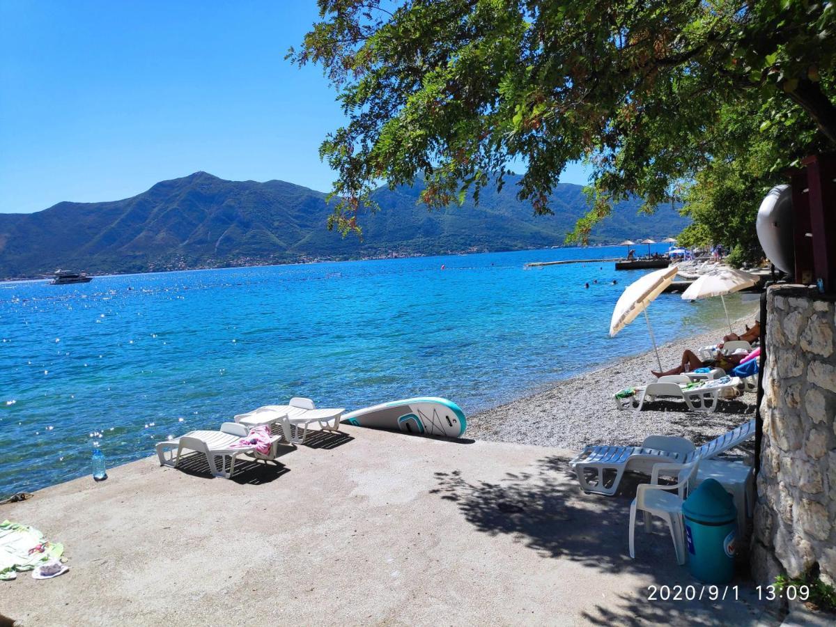 Beachfront Villa Nautica Kotor Exterior photo