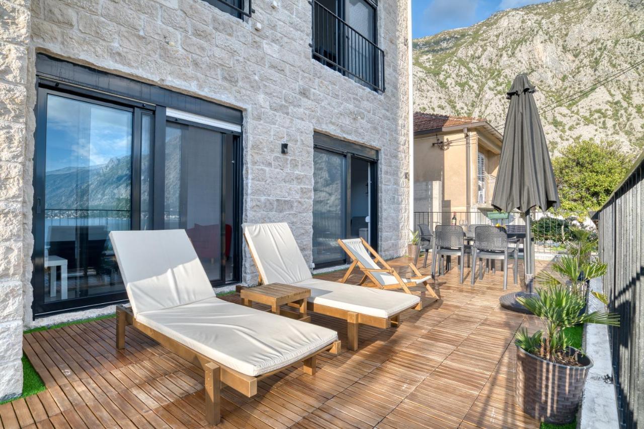 Beachfront Villa Nautica Kotor Exterior photo
