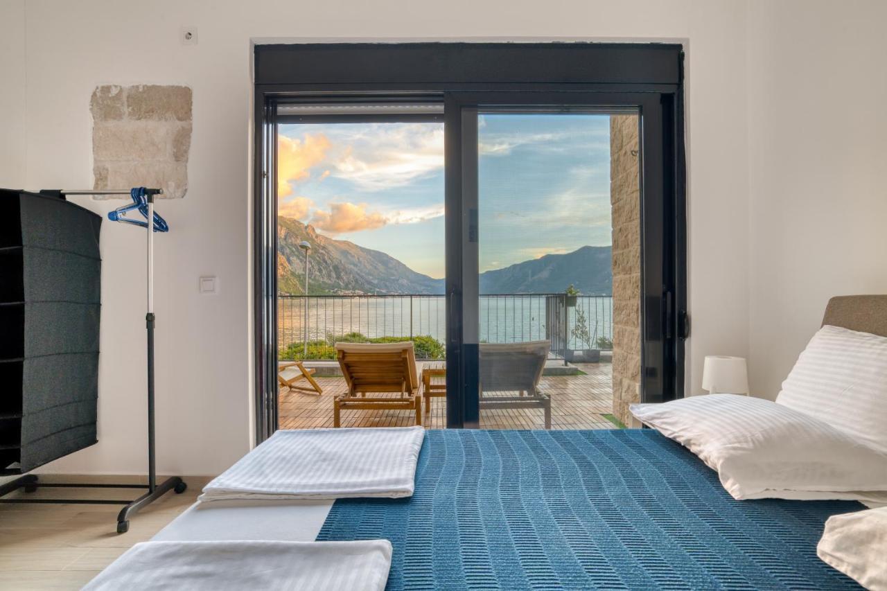 Beachfront Villa Nautica Kotor Exterior photo