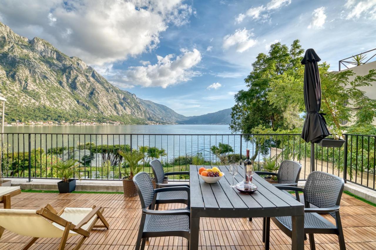 Beachfront Villa Nautica Kotor Exterior photo