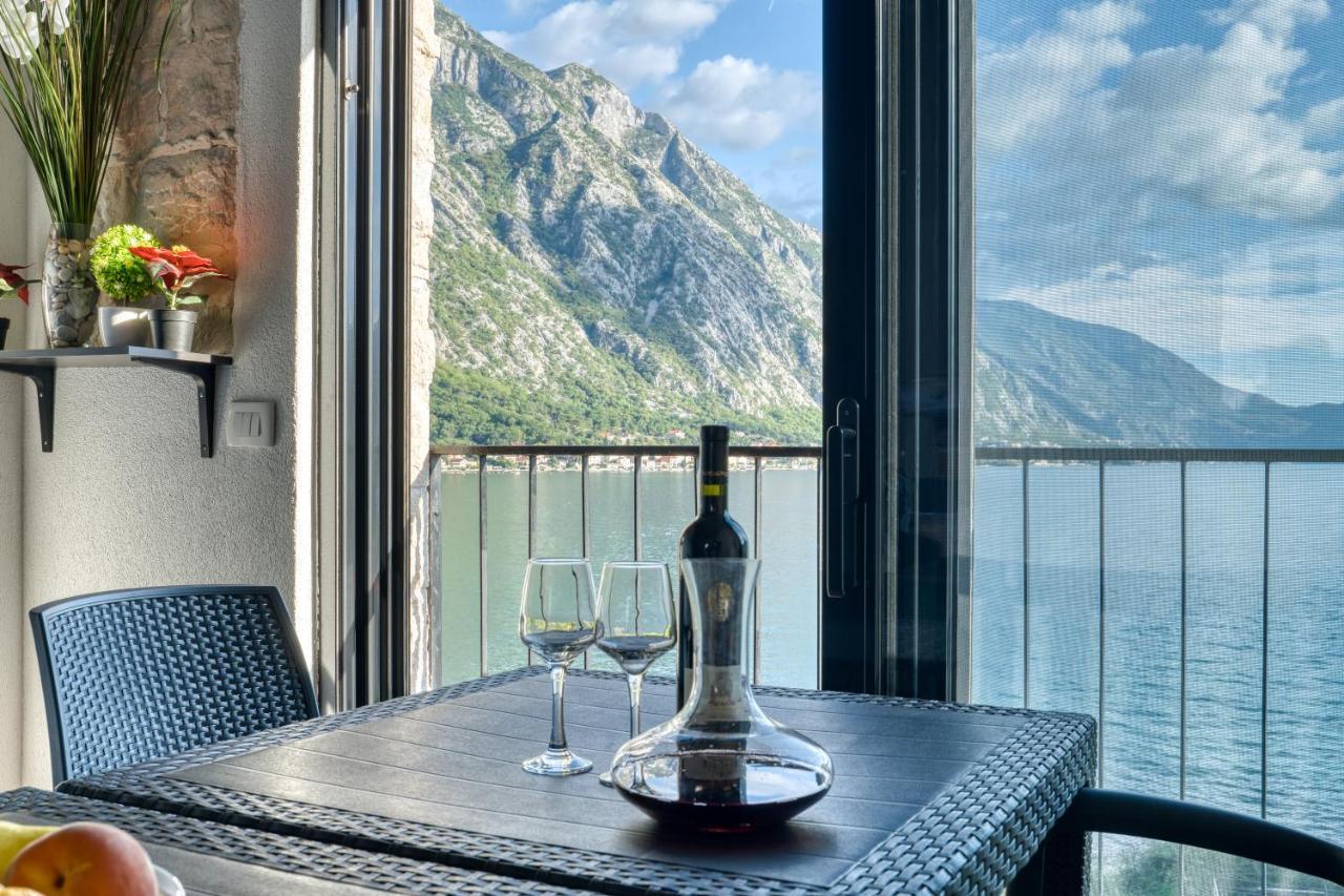 Beachfront Villa Nautica Kotor Exterior photo