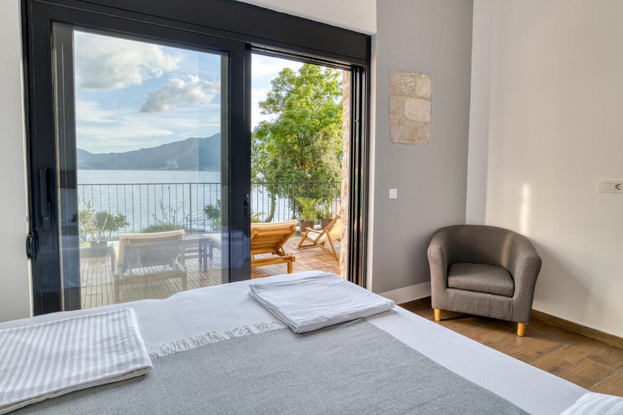 Beachfront Villa Nautica Kotor Exterior photo