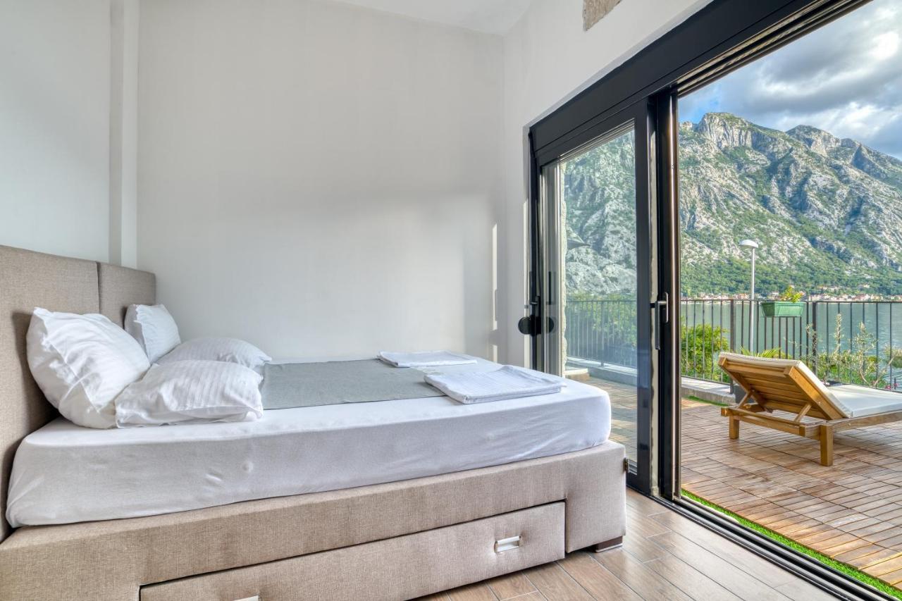 Beachfront Villa Nautica Kotor Exterior photo