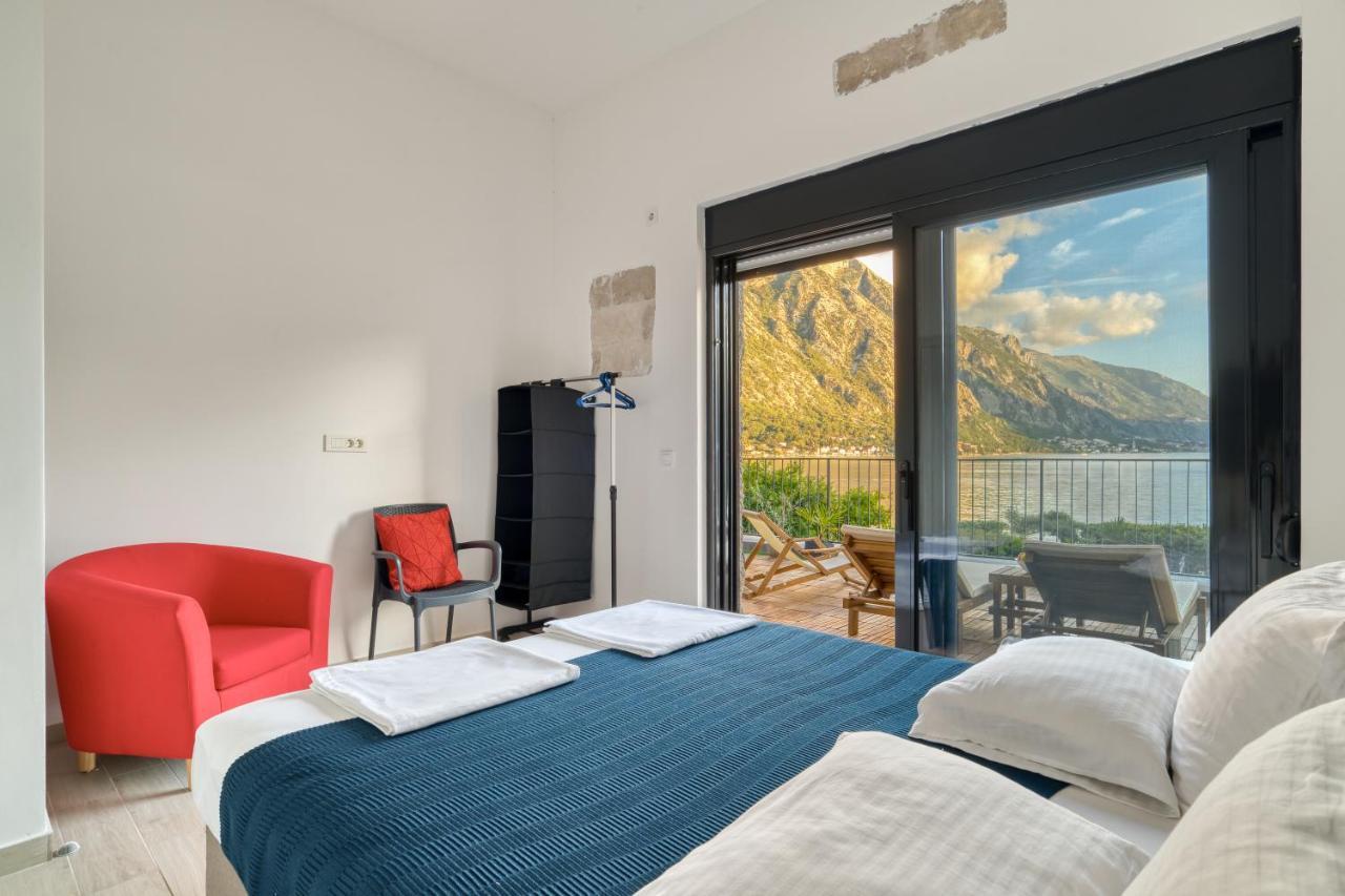 Beachfront Villa Nautica Kotor Exterior photo