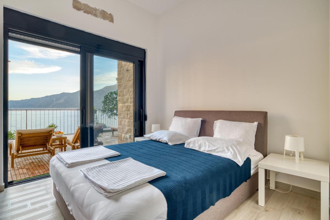 Beachfront Villa Nautica Kotor Exterior photo