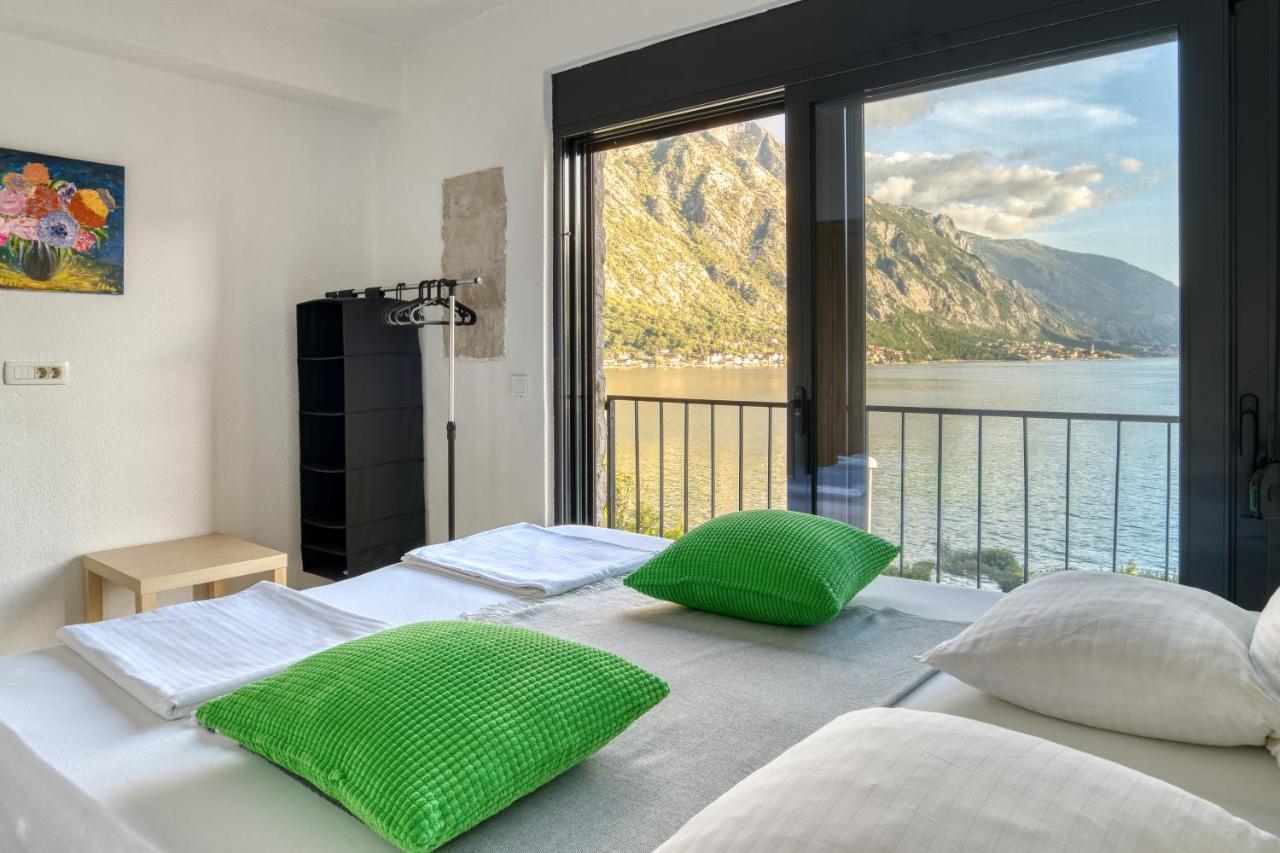 Beachfront Villa Nautica Kotor Exterior photo