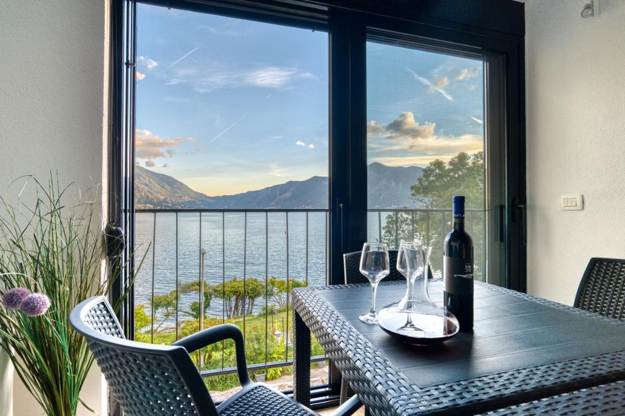 Beachfront Villa Nautica Kotor Exterior photo