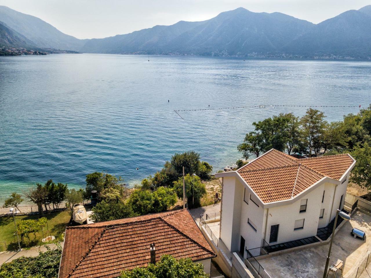 Beachfront Villa Nautica Kotor Exterior photo