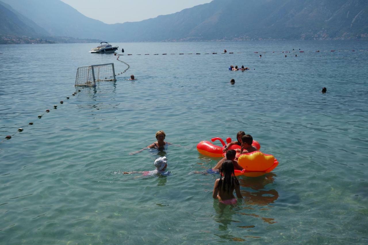 Beachfront Villa Nautica Kotor Exterior photo