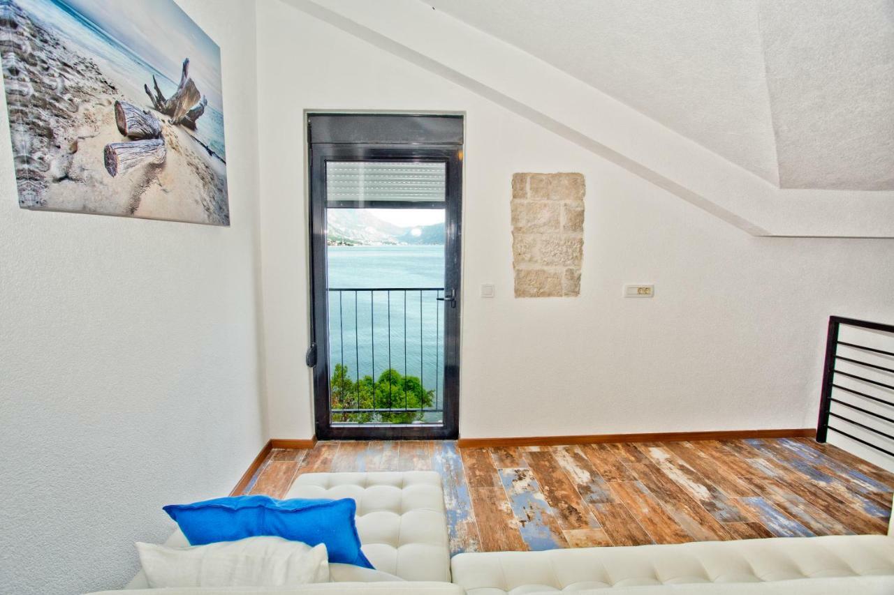 Beachfront Villa Nautica Kotor Exterior photo