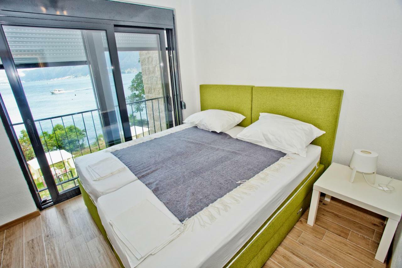 Beachfront Villa Nautica Kotor Exterior photo